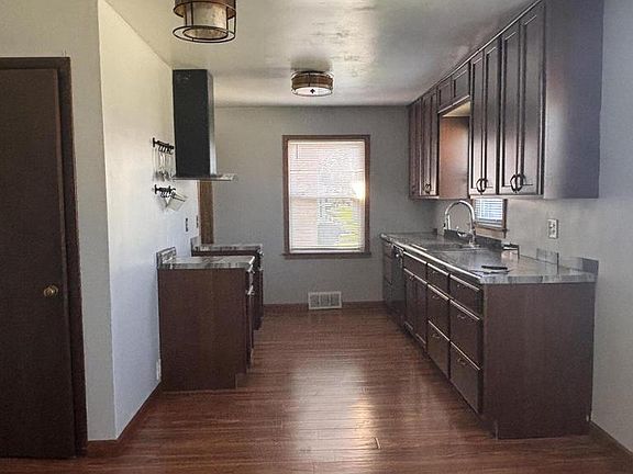 3rd image of 2900 Drexel AVENUE