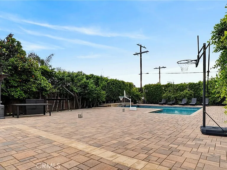 10855 Oro Vista Ave — Photo 32