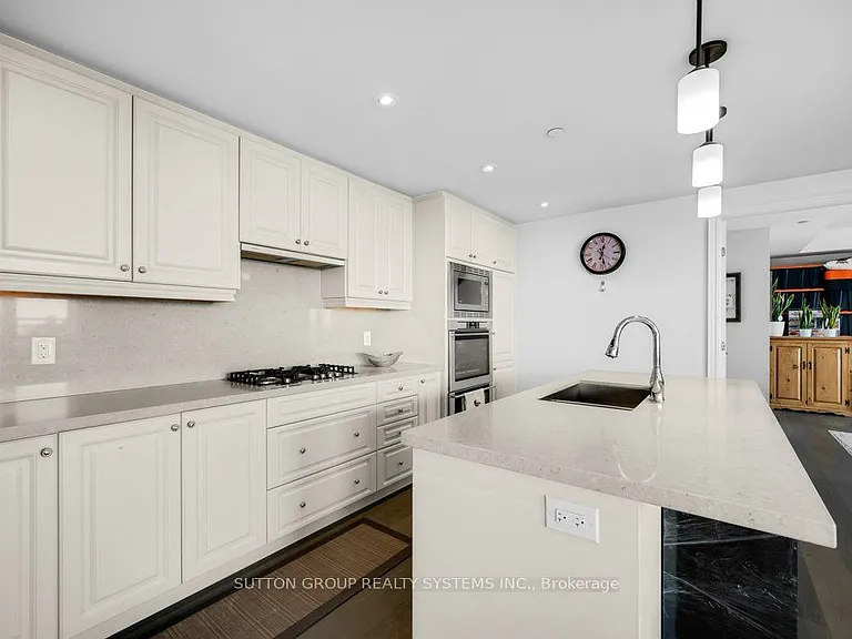 3500 Lakeshore Rd W #B814 — Photo 11