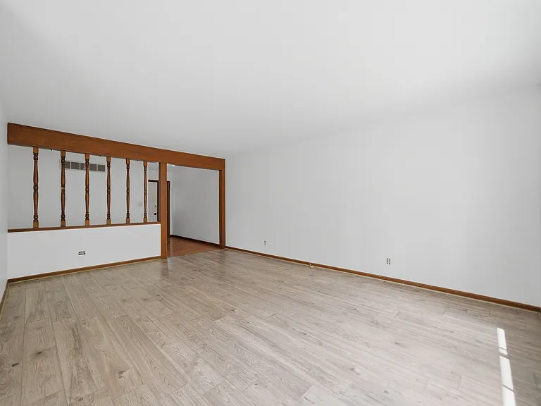152 Dunbar Ln #B — Photo 2