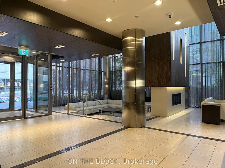 320 Richmond St E #313 — Photo 35