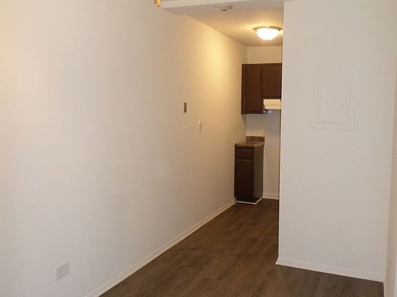 2nd image of 2940 Wellington Ave APT 207