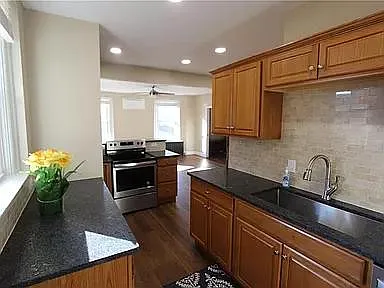 1932 Lacrosse St #1 — Photo 10
