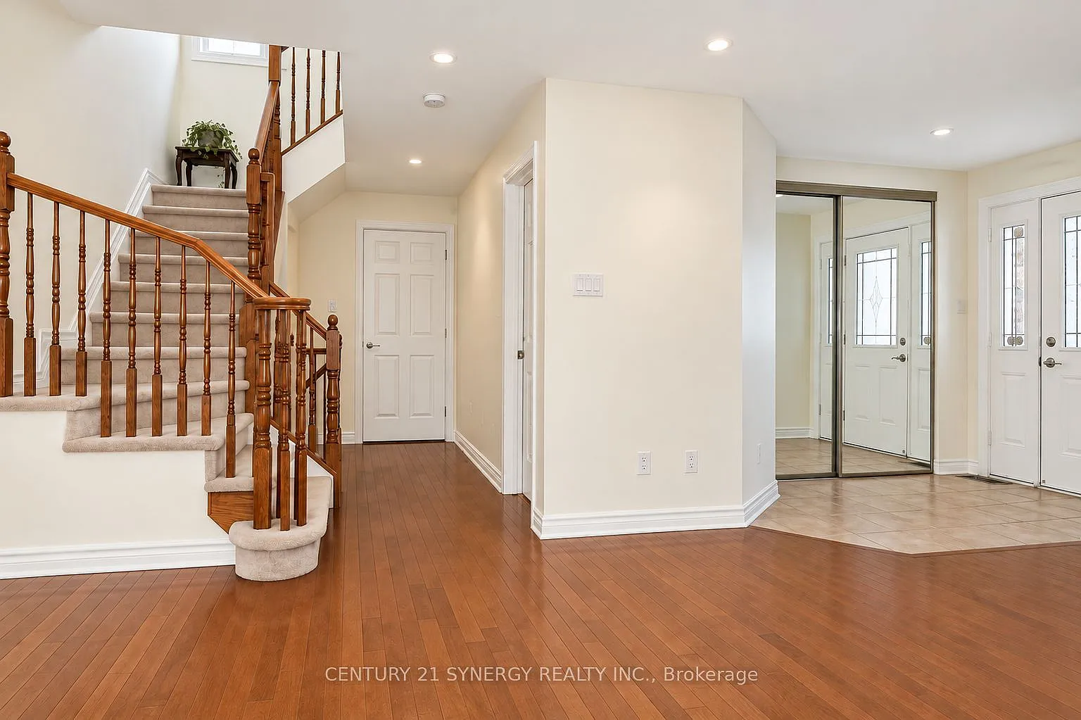 3 bed, $2,700 — Photo 4