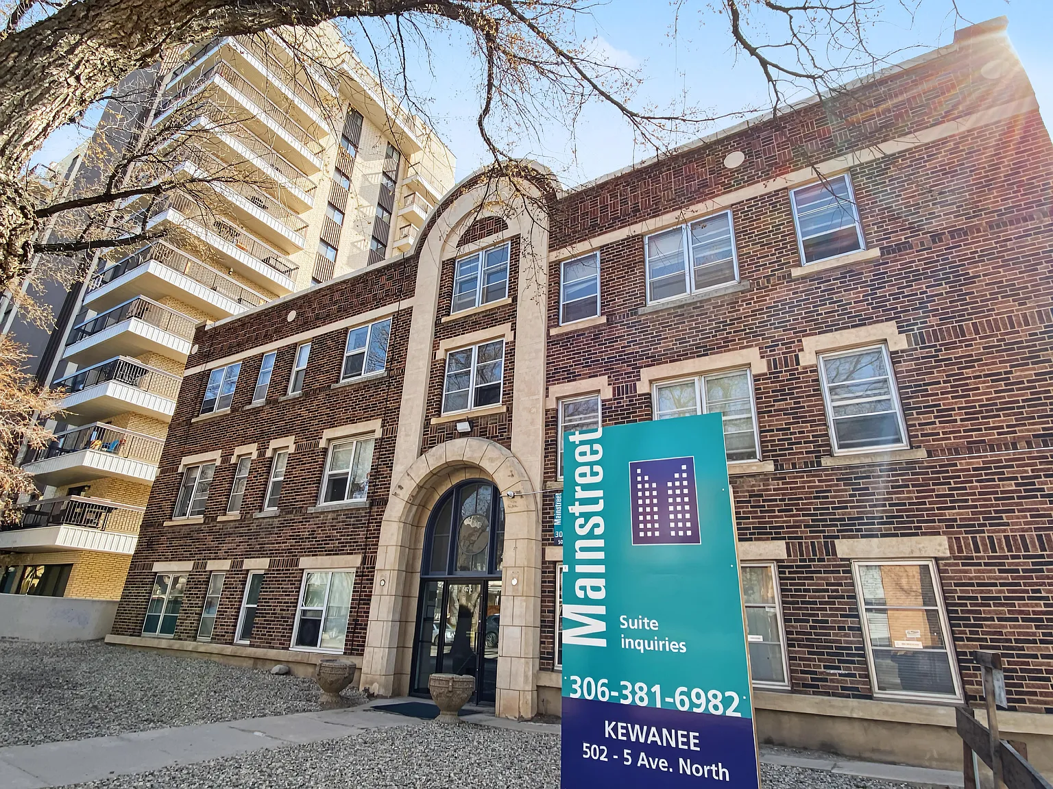 Kewanee Manor Apartments — Photo 2