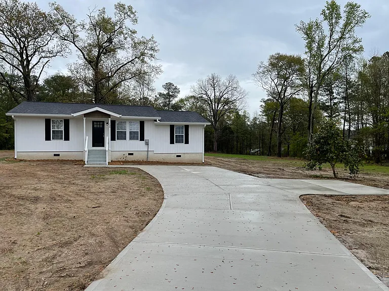 130 Godwin Rd — Photo 4