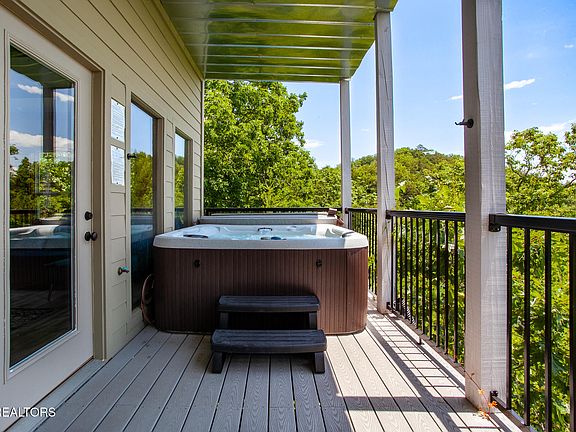 41st image of 920 Falcon View Way