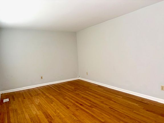 4th image of 861 Cascade Dr