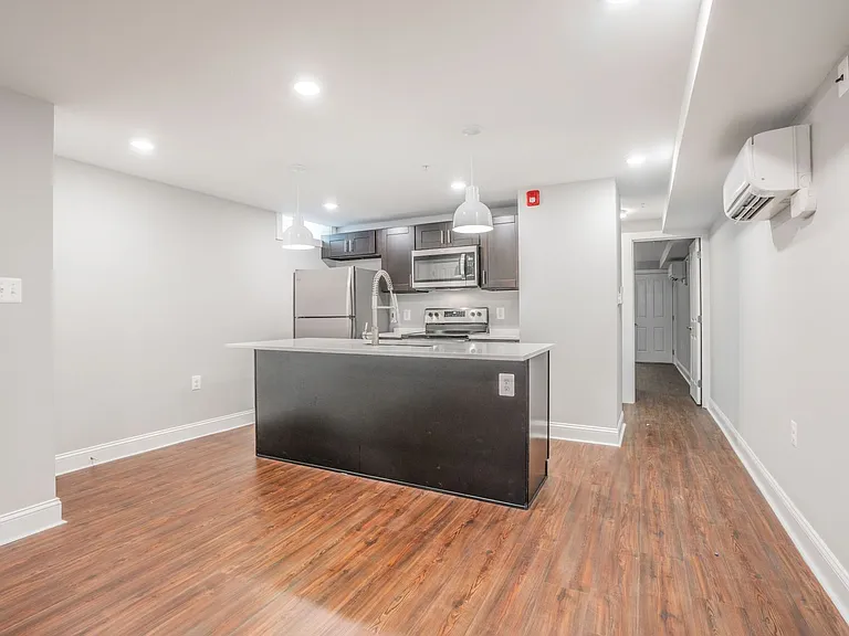 310 E Lanvale St — Photo 29