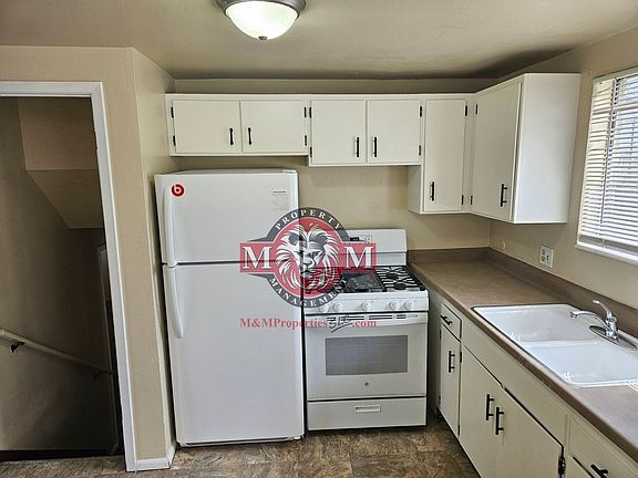 5th image of 3857 W Mooregate Ave