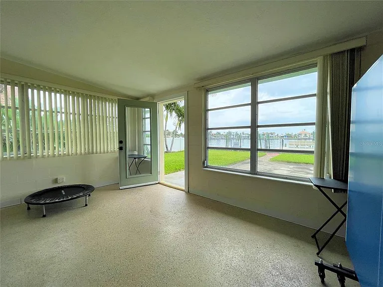 17045 Dolphin Dr — Photo 35