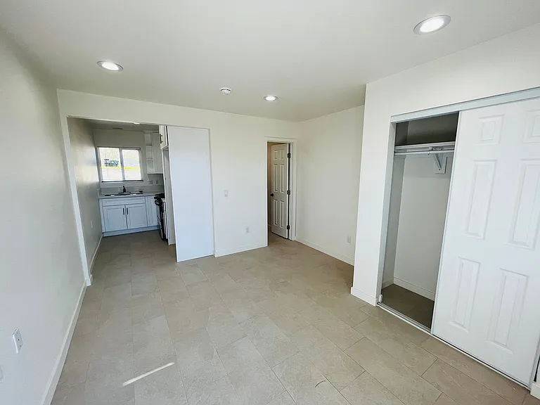207 W Main St — Photo 3