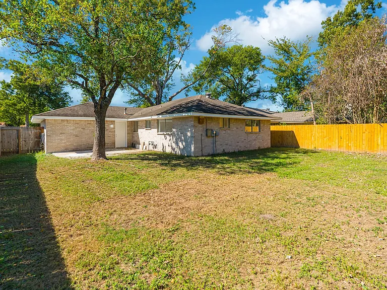 10126 Pine Moss Dr — Photo 39