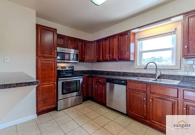 945 Stormont Cir — Photo 10