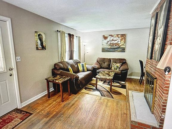 5th image of 149 Chelsea Ave