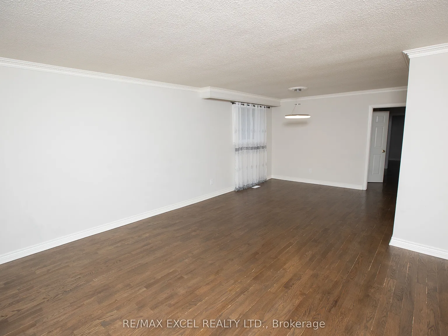 3 bed, $3,200 — Photo 3