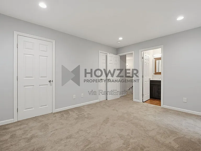4 Johnson St #B — Photo 21