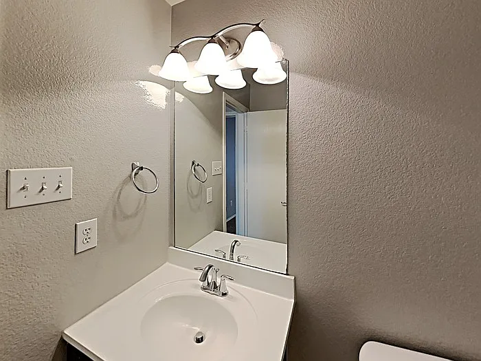 2101 Franks St — Photo 13
