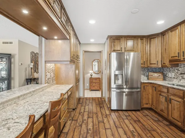 7250 Lewis Ridge Pkwy APT 108, Edina, MN 55439
