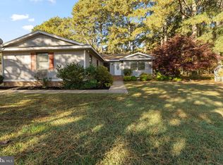20 Comanchee Ln, Kilmarnock, VA 22482