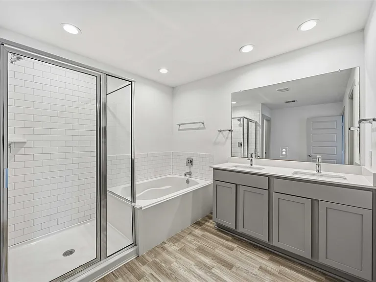 7127 Whispering Leaf St — Photo 3