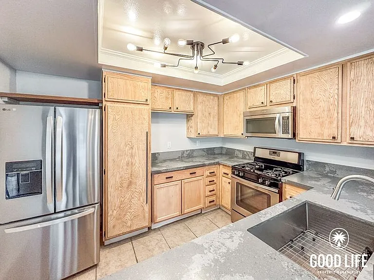 21714 Lake Vista Dr — Photo 1