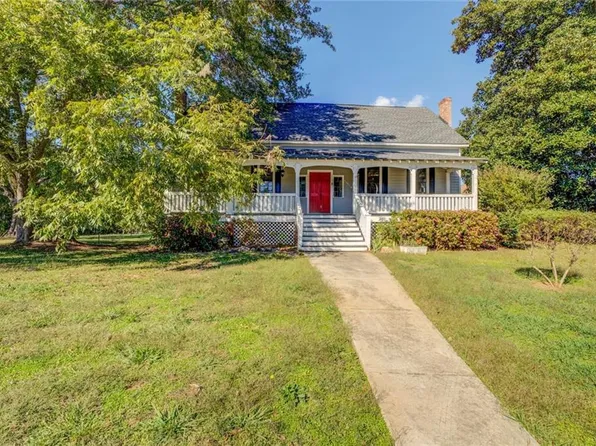 38 S Broad St, Porterdale, GA 30014