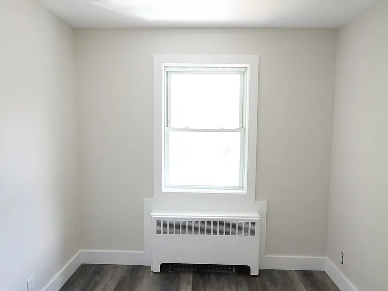 2309 Matthews Ave — Photo 6