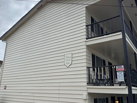 2nd image of 830 SW Grove St #422-04-09
