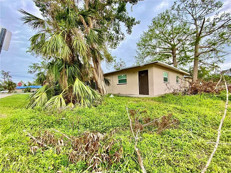 1534 Oak Dr — Photo 1