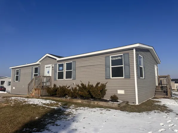 135 Chestnut Cir W #135, Davison, MI 48423