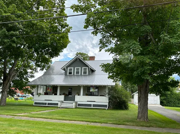 21 Bowdoin Street, Houlton, ME 04730