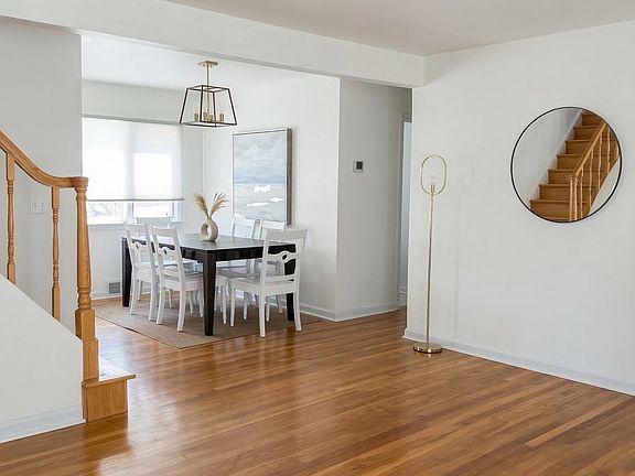 3rd image of 32 Beechwood Rd