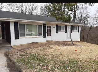 3117 Phils Dr, High Ridge, MO 63049