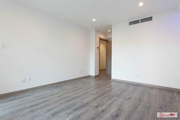 Rented by Cayenne Realty Group | media 4