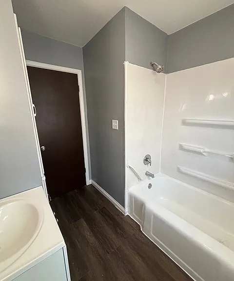 2050 Hickory Grove Ave — Photo 8