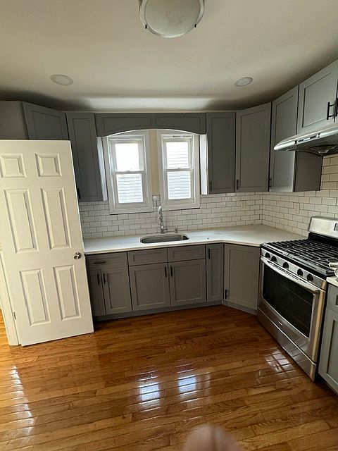 1st image of 53-55 Hinsdale Pl