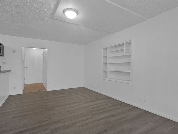 2nd image of 900 S Houston St #10