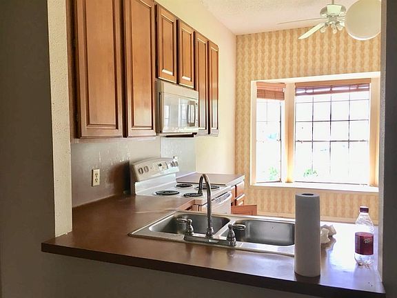 5th image of 1123 Grand Park Dr