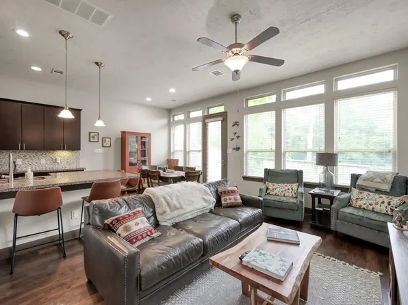 18 Aventura Pl, Spring, TX 77389