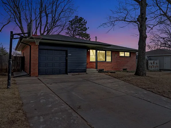 2030 E Manor Dr, Lincoln, NE 68506