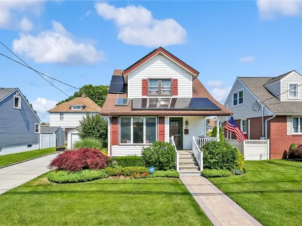 (undisclosed Address), East Rockaway, NY 11518