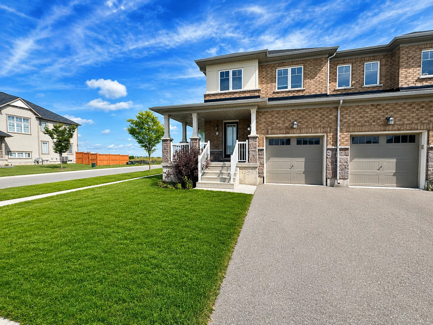 176 MacLachlan Ave — Photo 2