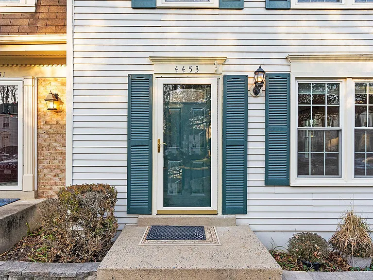 4453 Holly Ave — Photo 2