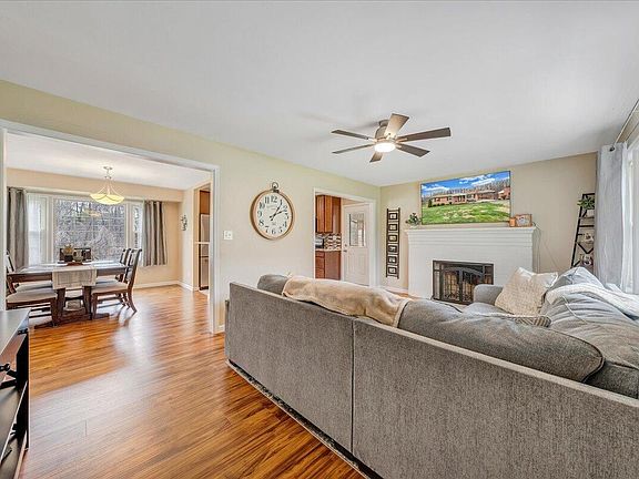 5th image of 230 Dawnridge Dr
