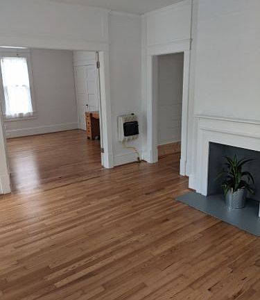 5th image of 309 Green St