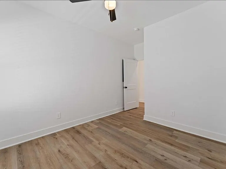 8023 Cora St #B — Photo 15