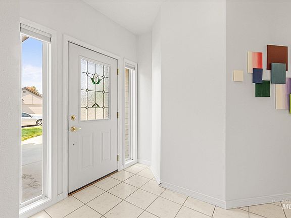 5th image of 1098 E Cayman Dr