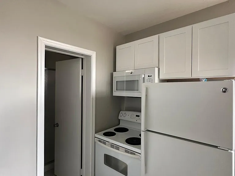 220 Glen Haven Rd #2 — Photo 2