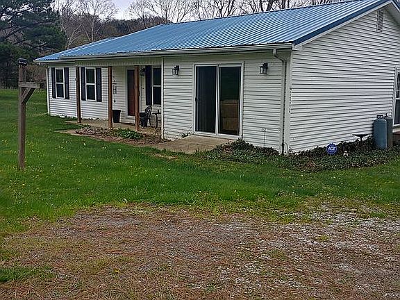 4th image of 70 Kendra Ln
